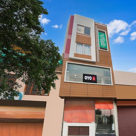 Hotel O S Grand Allāhābād Junction エクステリア 写真