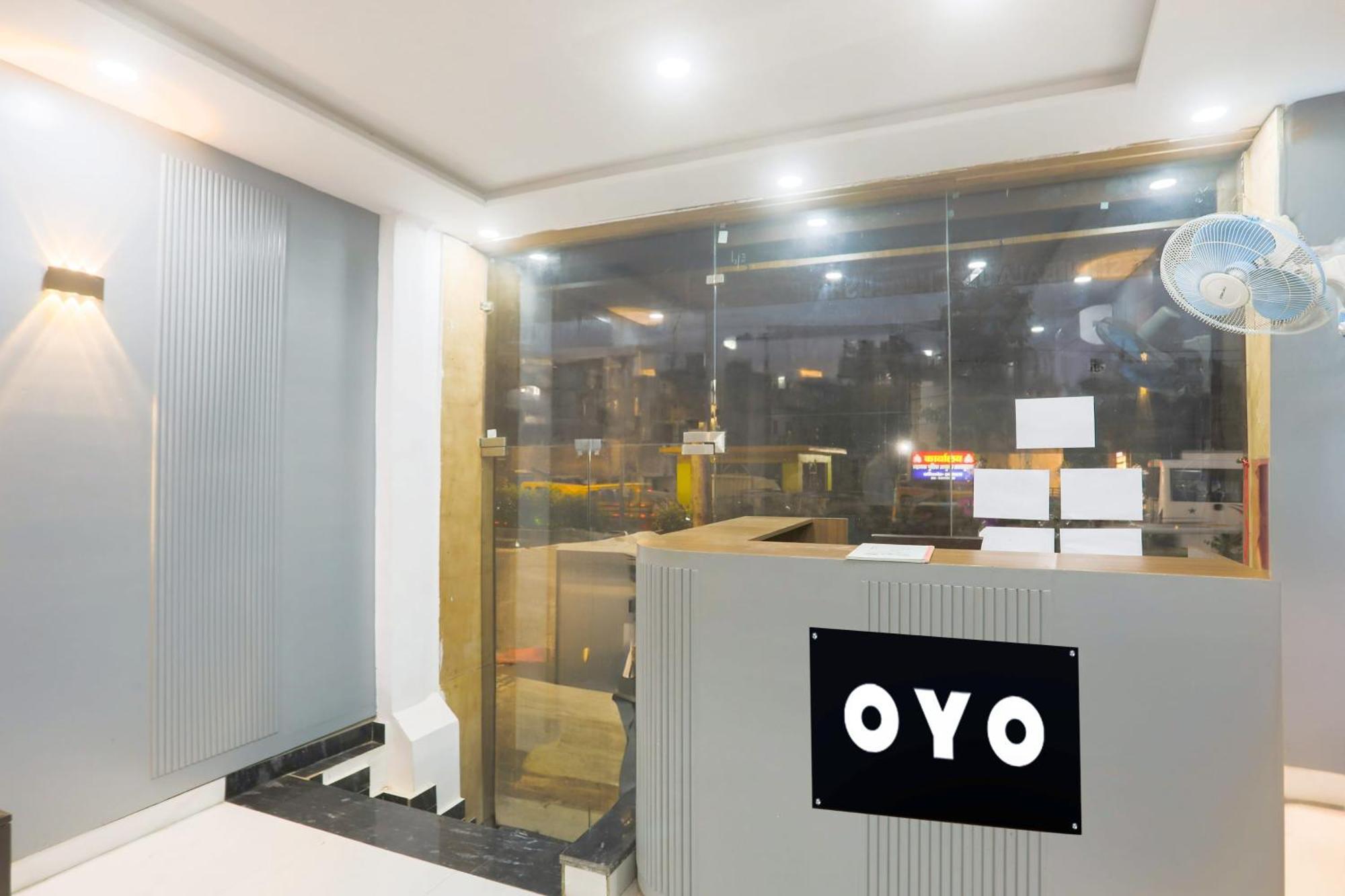 Hotel O S Grand Allāhābād Junction エクステリア 写真