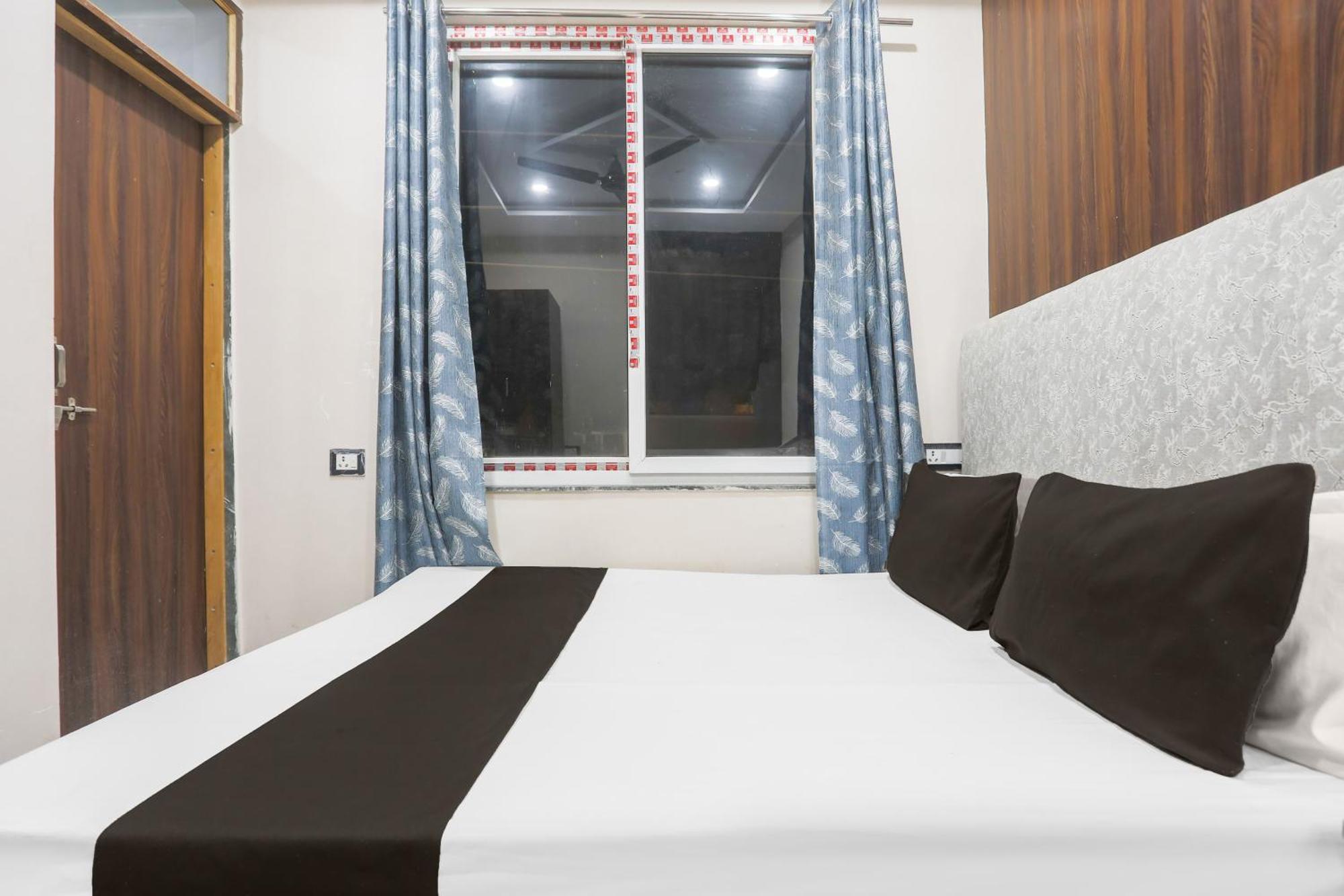 Hotel O S Grand Allāhābād Junction エクステリア 写真