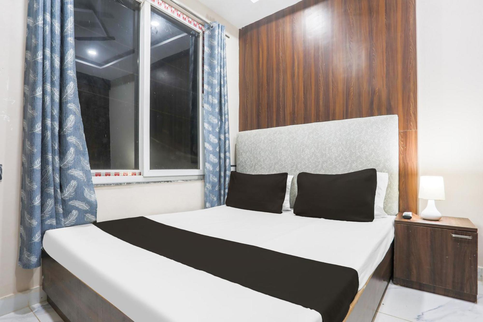 Hotel O S Grand Allāhābād Junction エクステリア 写真